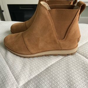 sorel harlow chelsea boot